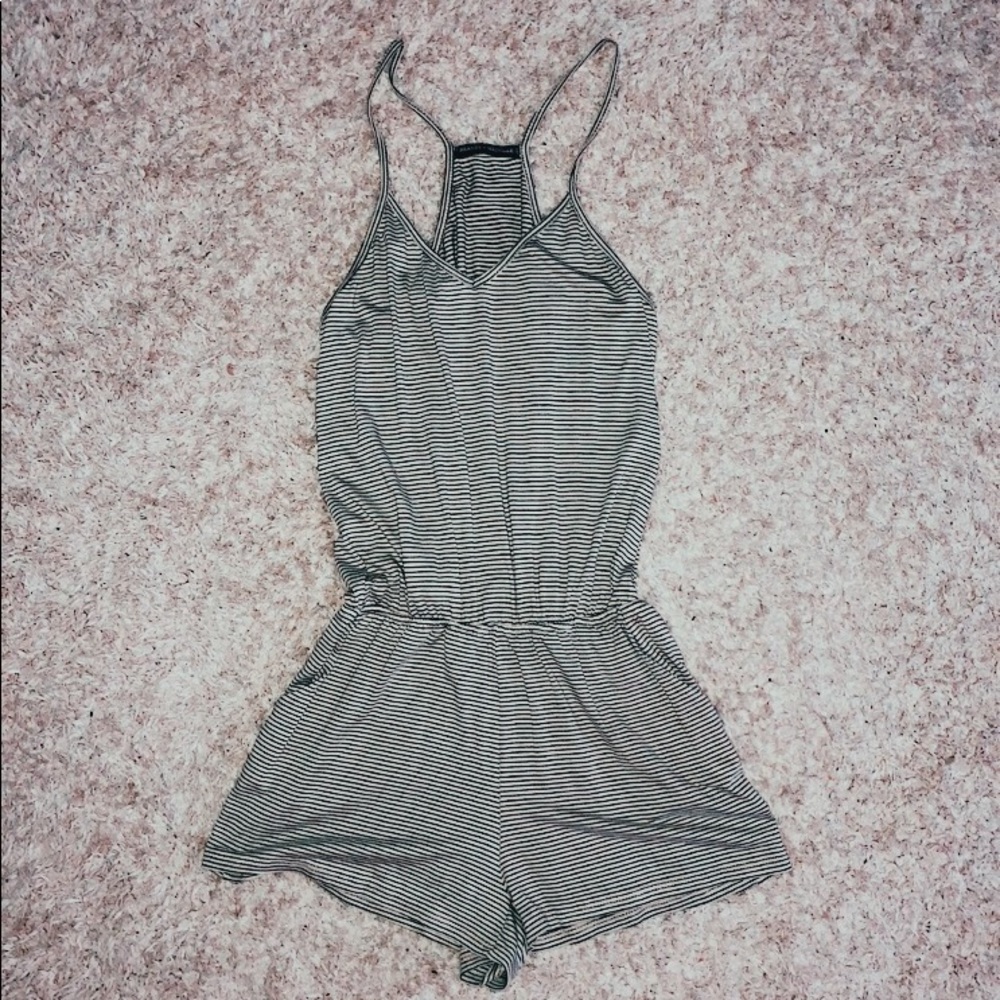 brandy melville romper - Picture 1 of 3